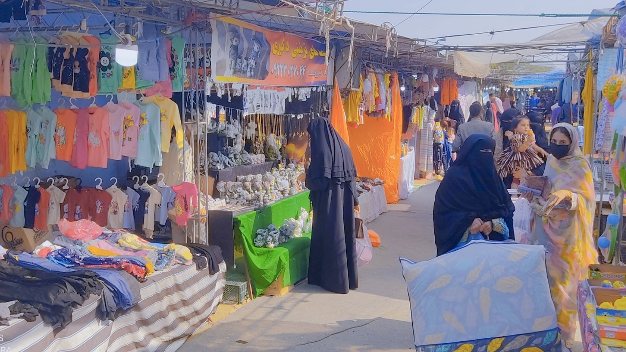 گشایش نمایشگاه عرضه مستقیم کالا در سیریک
