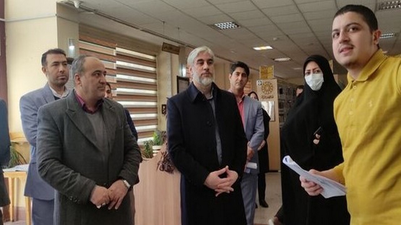 بازدید معاون وزیر فرهنگ و ارشاد اسلامی از کتابخانه ایلام