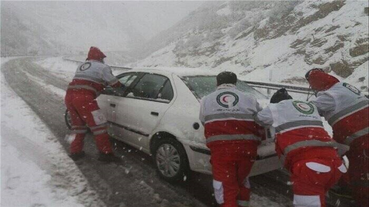 ۴۳۳ مسافر گرفتار در برف و کولاک خراسان رضوی امدادرسانی شدند