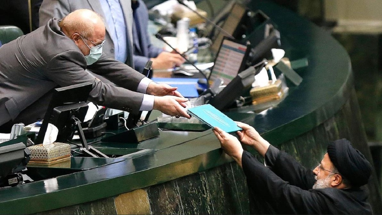 تقدیم لایحه بودجه ۱۴۰۲ توسط رئیسی به مجلس در دستورکار امروز خانه ملت