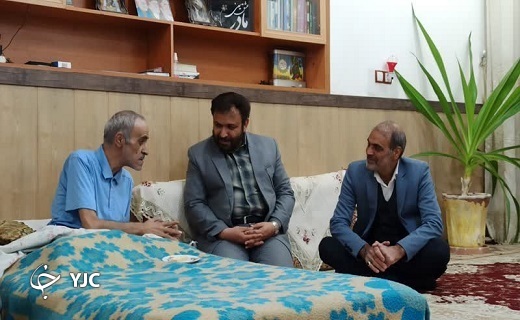 دیدار با خانواده معظم شهدا در بافق+تصویر