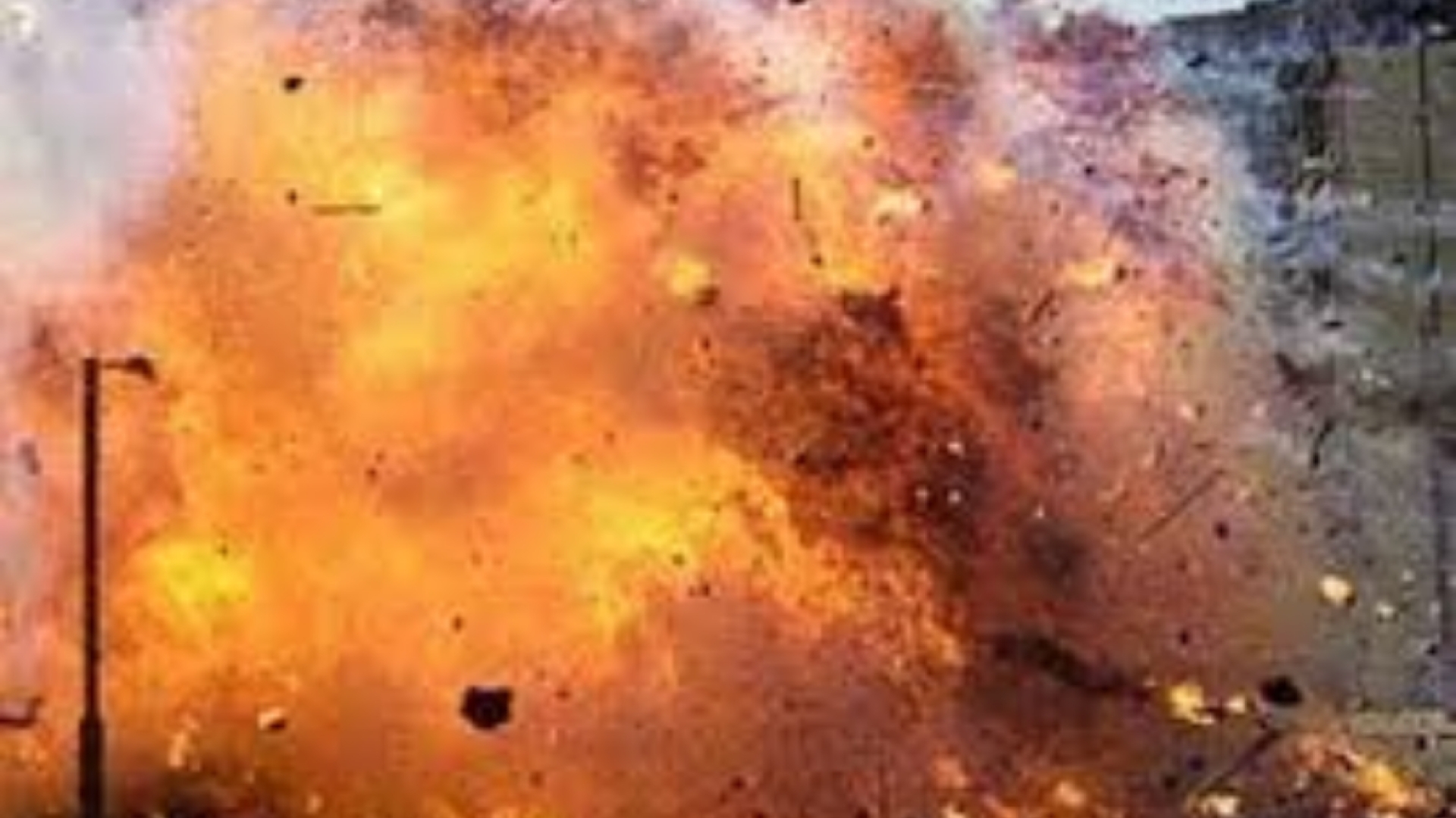 لحظه انفجار مهیب چندین خودرو در مسکو + فیلم