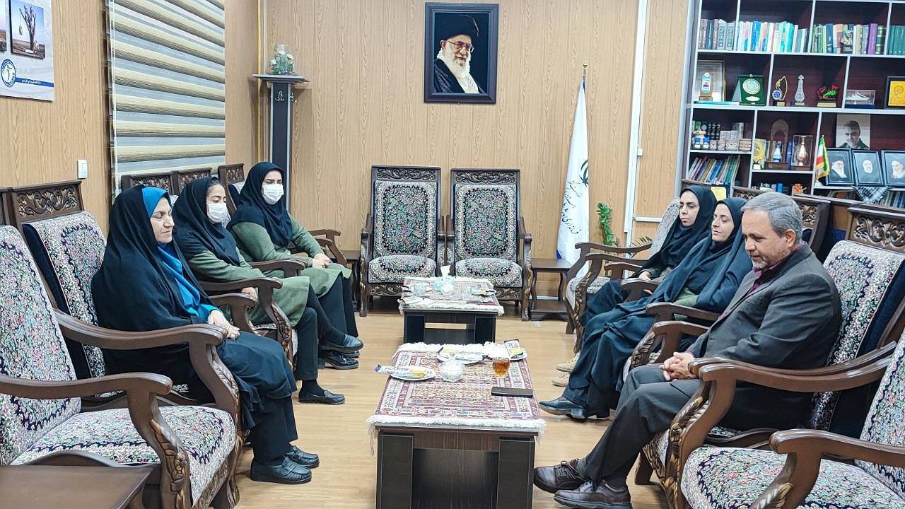 لزوم توجه به نقش و جایگاه زنان در جامعه