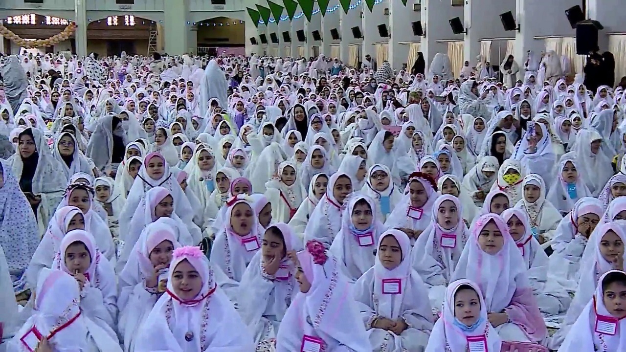 جشن عبادت ۵ هزار دانش آموز دختر آذربایجان شرقی