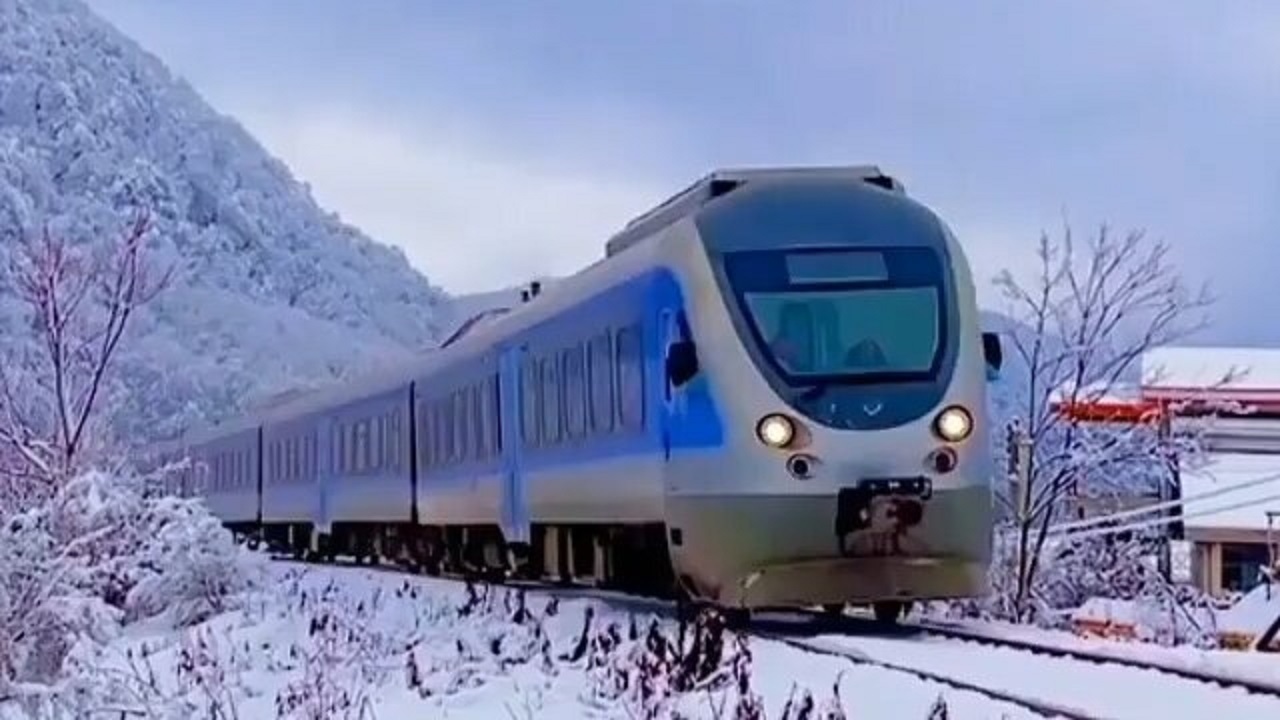 قطار قم_مشهد قبل از ساعت یک به مشهد رسید