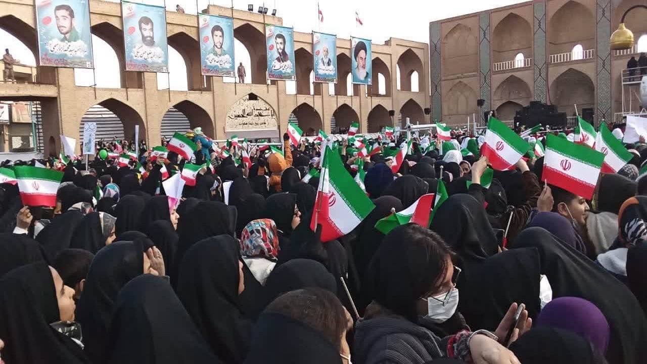 سنگ تمام یزدی‌ها در استقبال از رئیسی