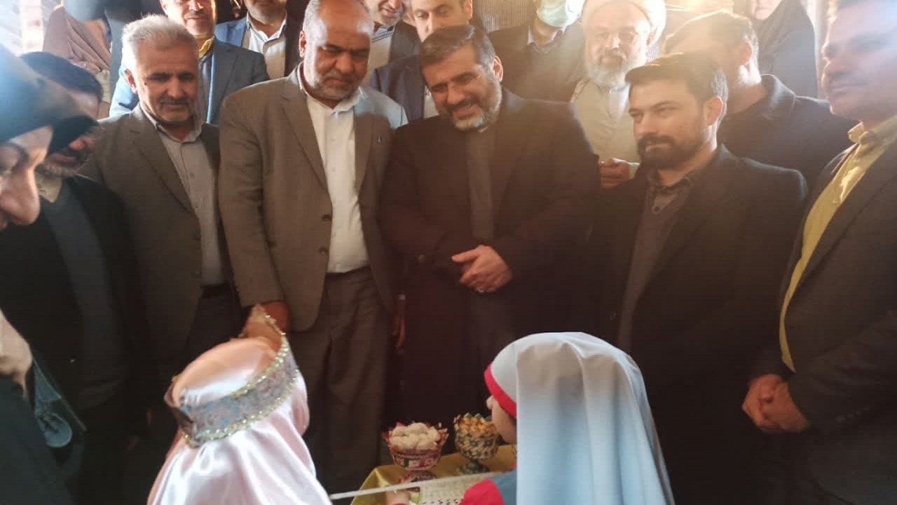 مجتمع فرهنگی هنری وحشی بافقی در بافق افتتاح شد