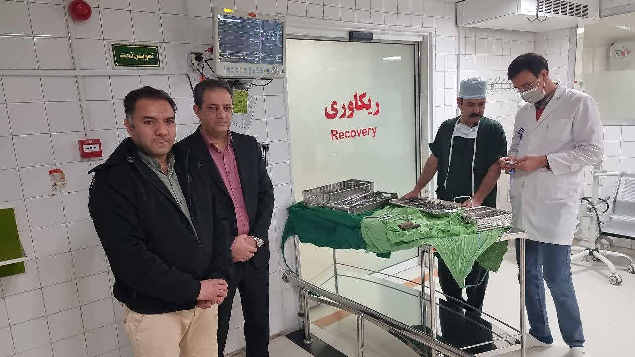 اهدای بخشی از تجهیزات اتاق عمل به بیمارستان امام علی زرند