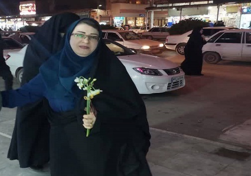اهدای ۳۰ هزار شاخه گل به بانوان اهوازی در شب میلاد حضرت فاطمه (س)
