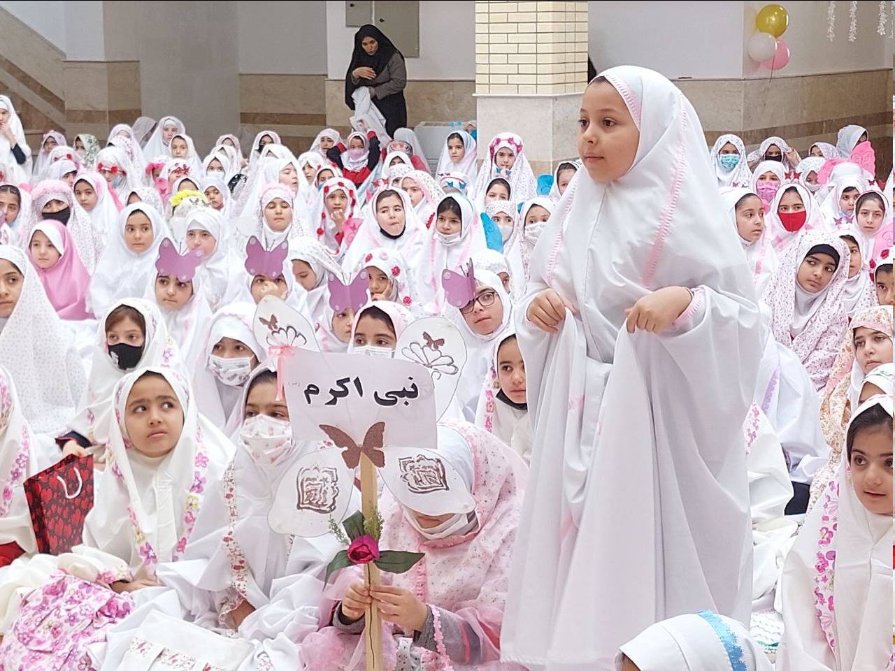 دانش آموزان دختر