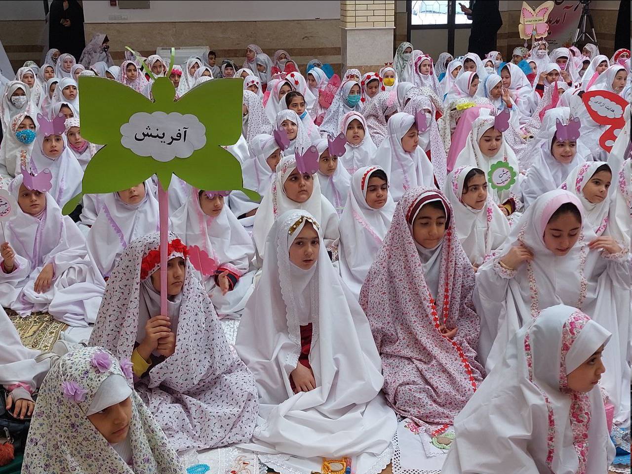 دانش آموزان دختر