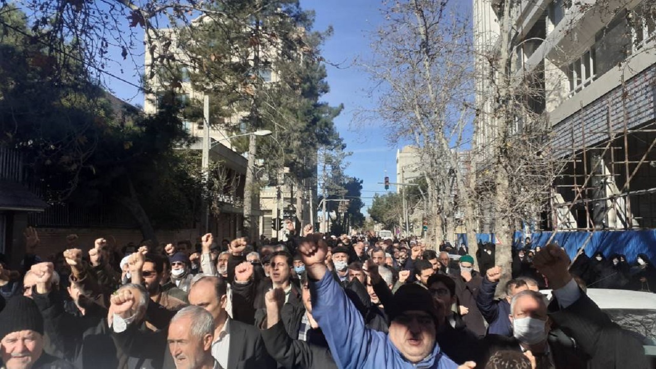 راهپیمایی گلستانی‌ها در محکومیت اقدام موهن نشریه فرانسوی