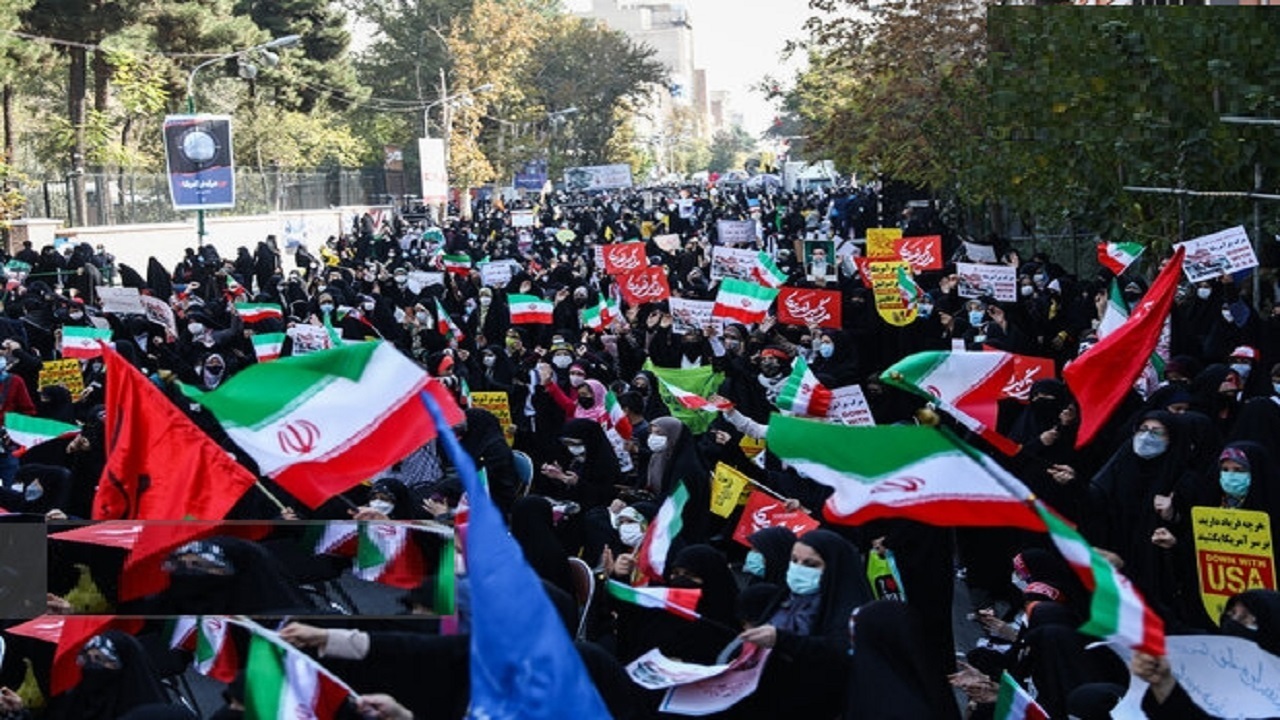 راهپیمایی مردم استان سمنان دراعتراض به اقدام توهین آمیز نشریه فرانسوی+ فیلم