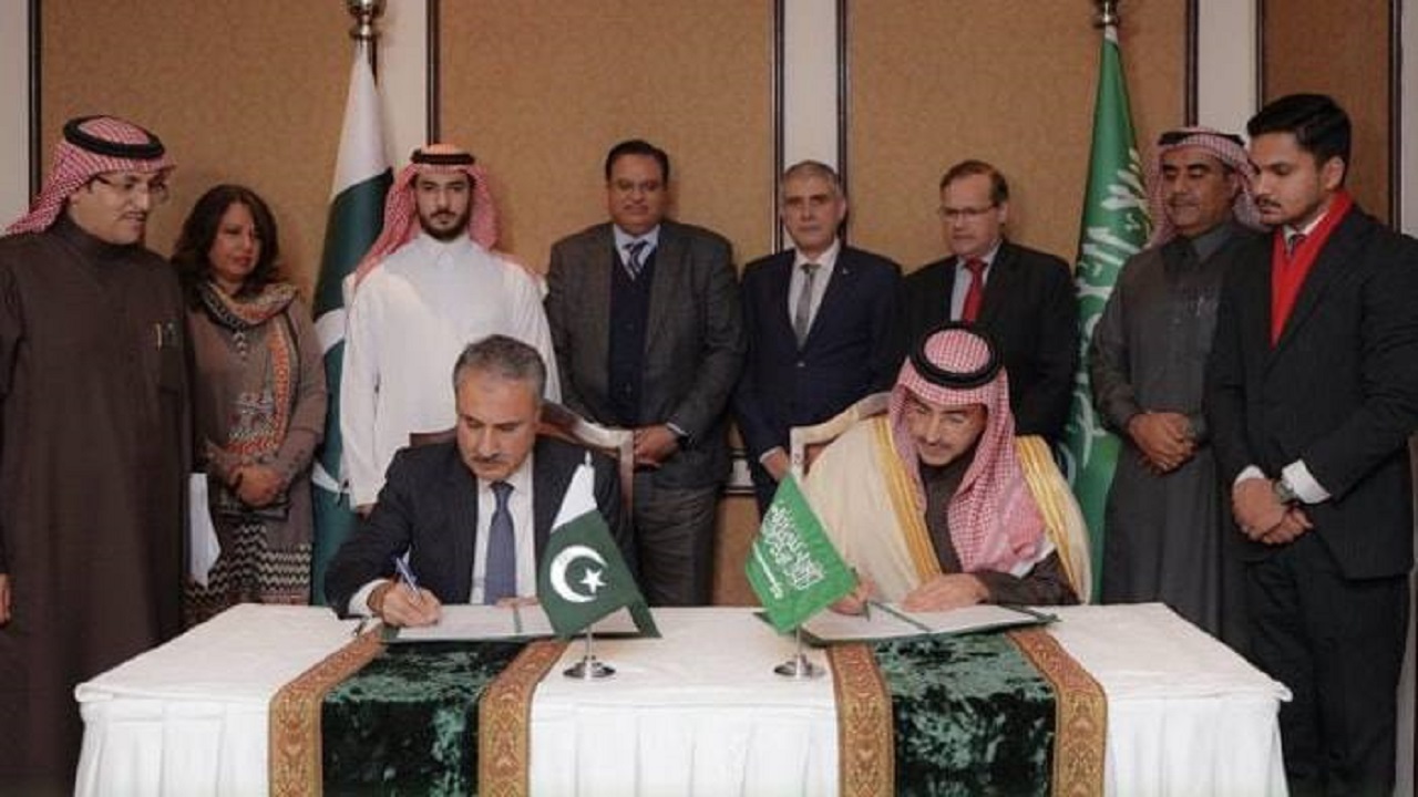 قرارداد تسهیلات نفتی میان پاکستان و عربستان امضا شد