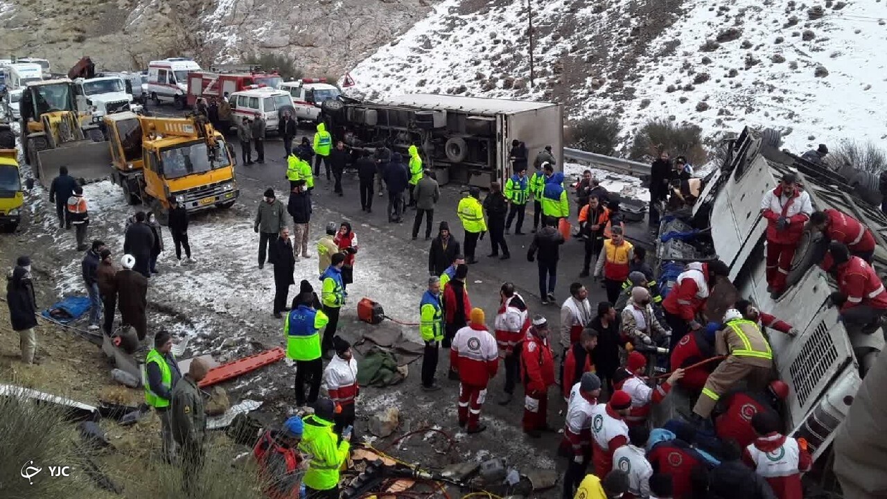 حضور ۸۰ نیرو در حادثه تصادف اتوبوس در تفرش