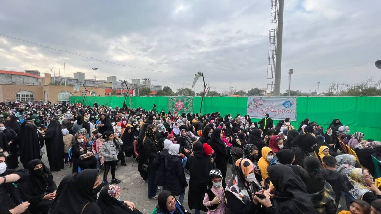 حضور گسترده زنان در جشن میلاد حضرت فاطمه (س) در اندیمشک