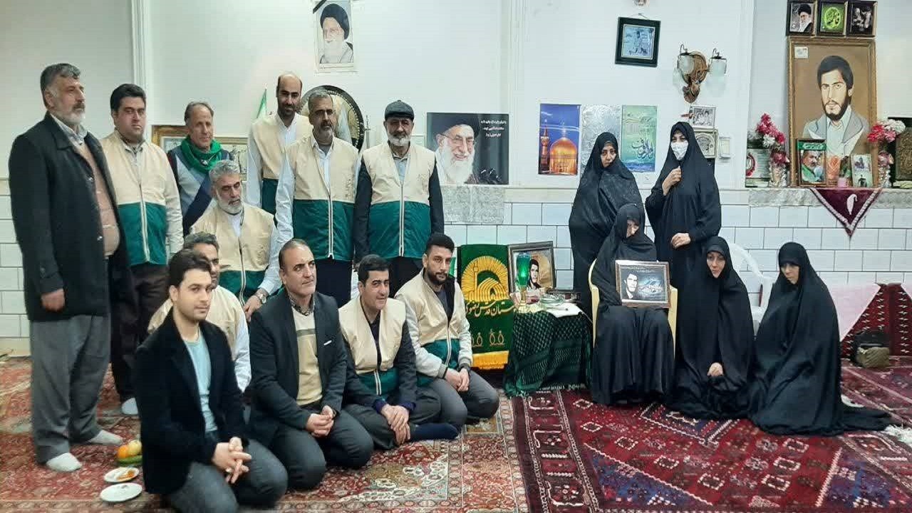 زیارت از راه دور هدیه شهید متولی به مادرش در روز ولادت مادر سادات + تصاویر