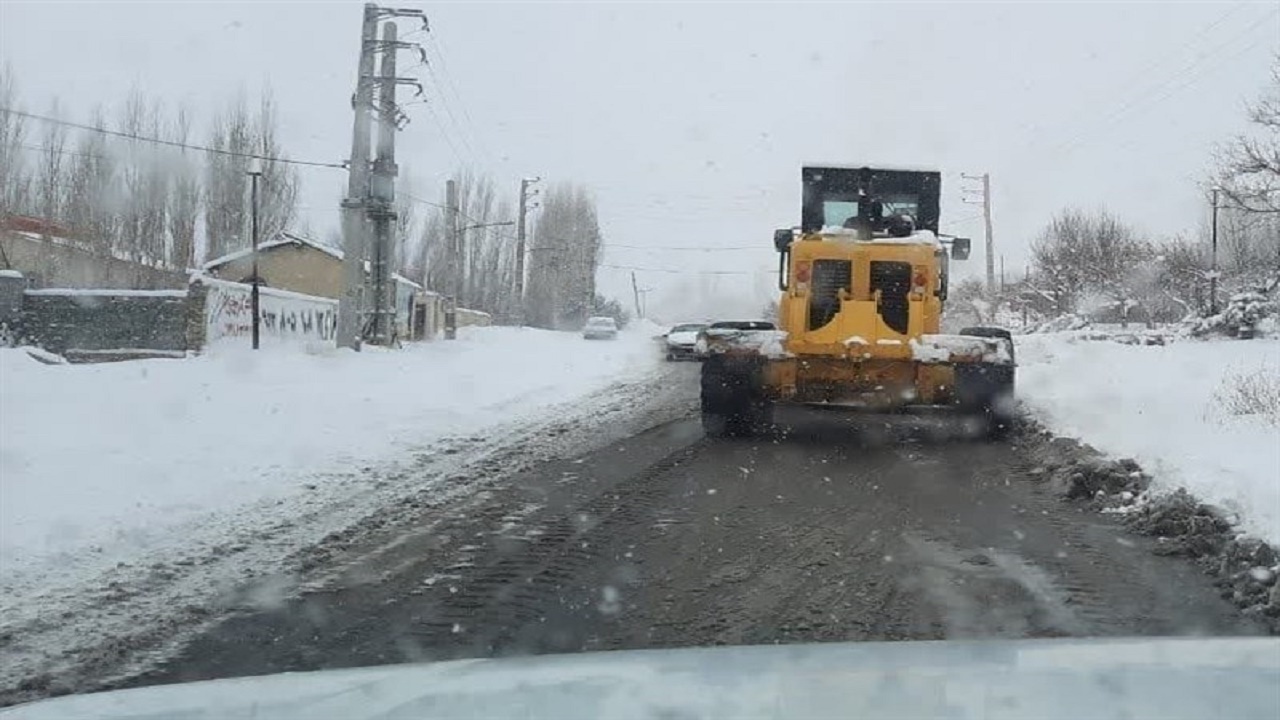 فعالیت ۲۷۰ نیرو در جاده های گلستان طی یخبندان هفته گذشته