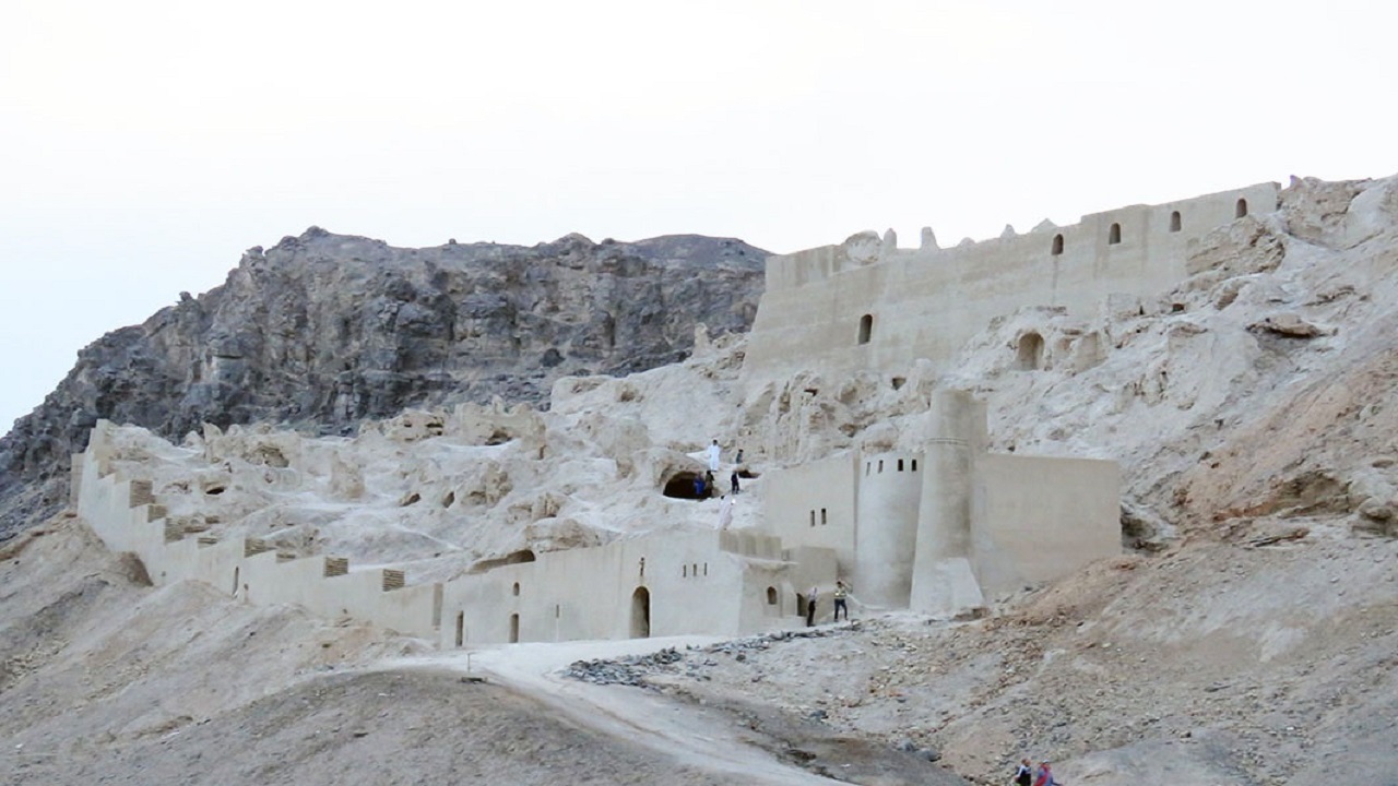 اهمیت وقداست کوه خواجه سیستان وبلوچستان دربین ادیان مختلف
