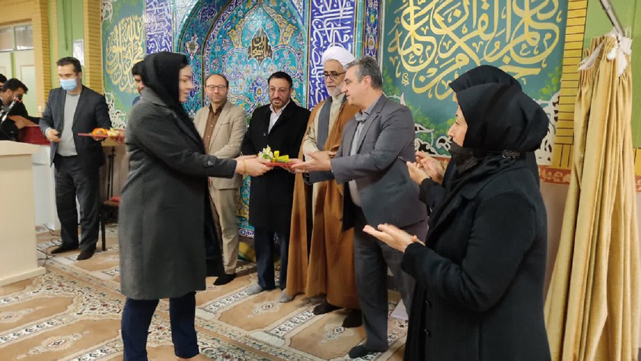 تجلیل از بانوان شاغل شهرداری شهرکرد