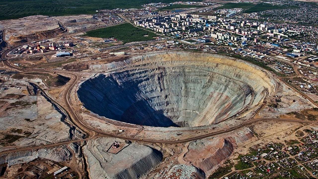 نمایی از بزرگترین معدن الماس