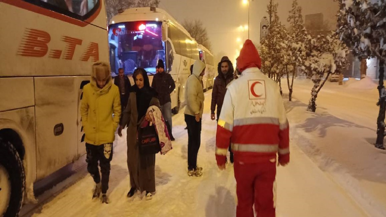 امدادرسانی به بیش از یک هزار نفر در برف و کولاک کردستان + تصاویر