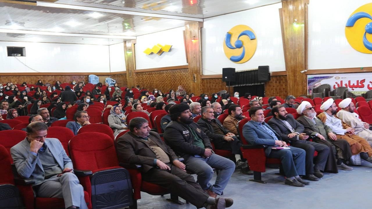 از مادران جوان ۵ فرزندی زرند تجلیل شد