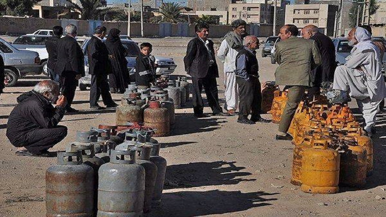 چالش جدید در مسیر توزیع گاز مایع، خودرو حمل سیلندر هم نایاب شد!/ موج‌سواری مراکز توزیع گاز در قصرقند