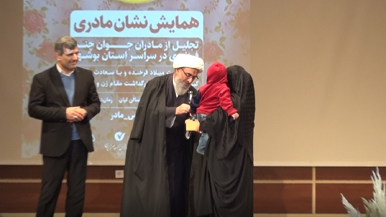 همیشه دشمنان به دنبال کاهش قدرت جمعیت کشور هستند