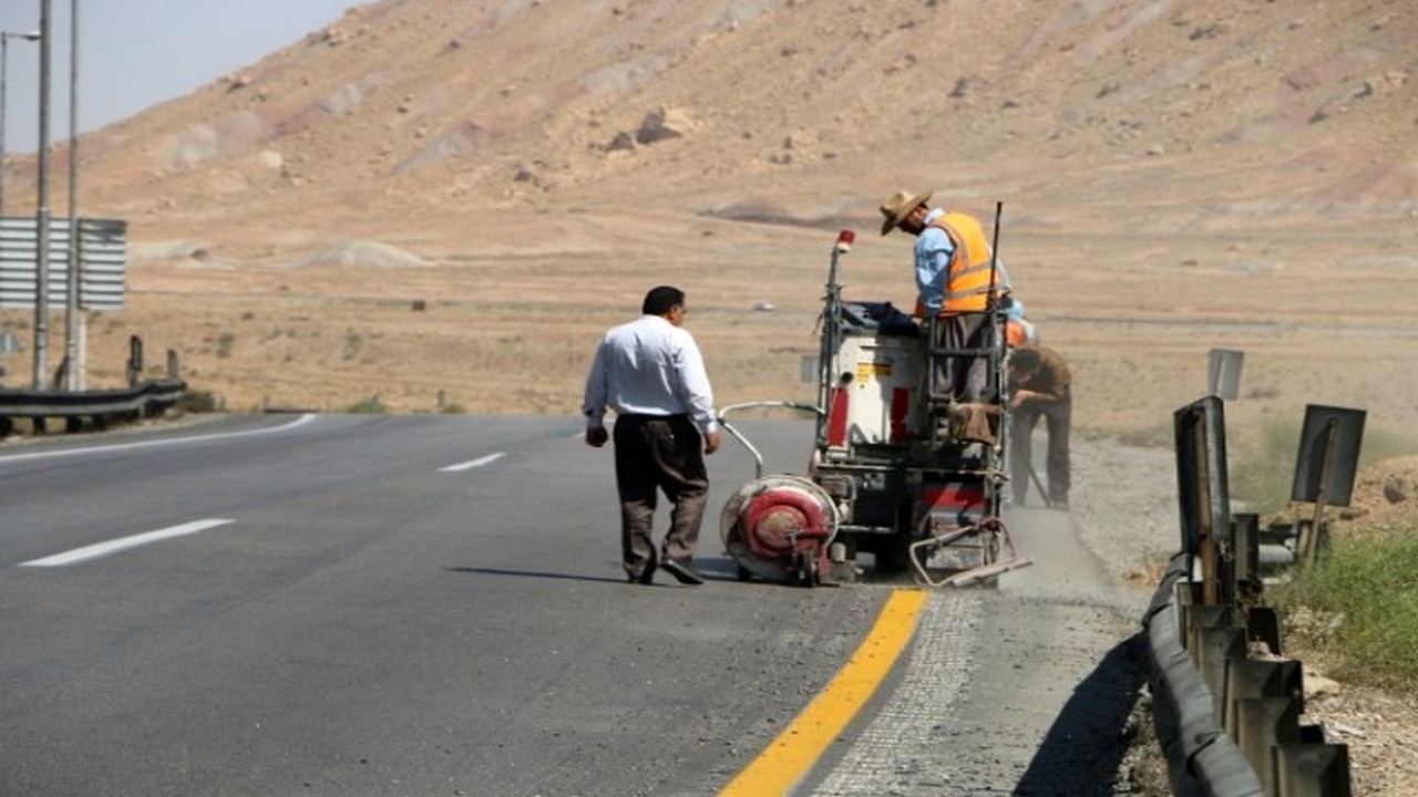 خط کشی ۷۰۰ کیلومتر از راه‌های مواصلاتی مهران