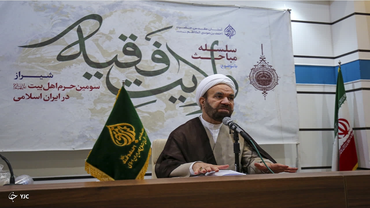 تبیین کننده باید عملش منطبق بر گفتارش باشد