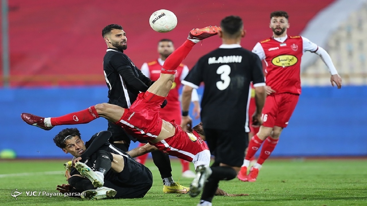 آشوبی: پرسپولیسی ها محکوم به برد برابر ذوب آهن هستند/  فوتبالمان فاصله بزرگ با استانداردهای جهانی دارد