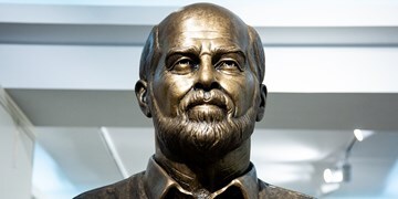 سردیس &laquo;حبیب&zwnj;الله صادقی&raquo; رونمایی شد