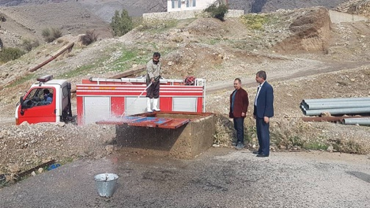 شستشوی مخازن و خطوط انتقال آب شرب در شهرستان آبدانان