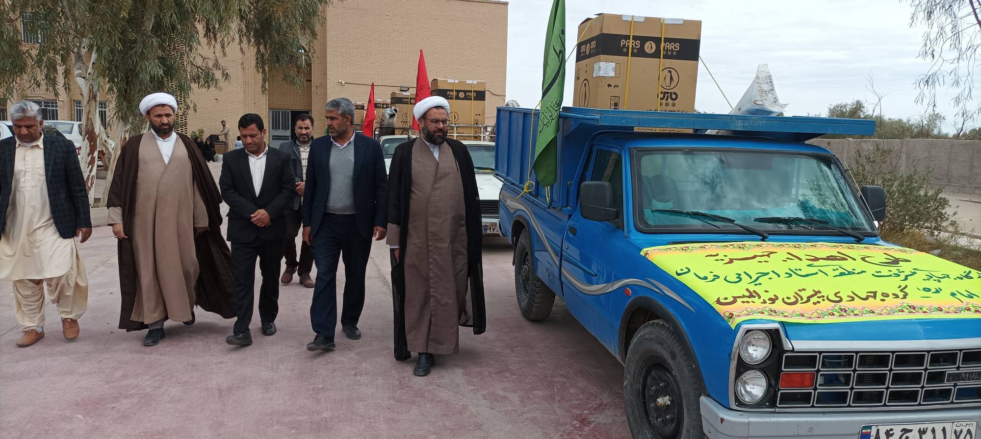اهدا جهیزیه به ۵ زوج جوان ریگانی
