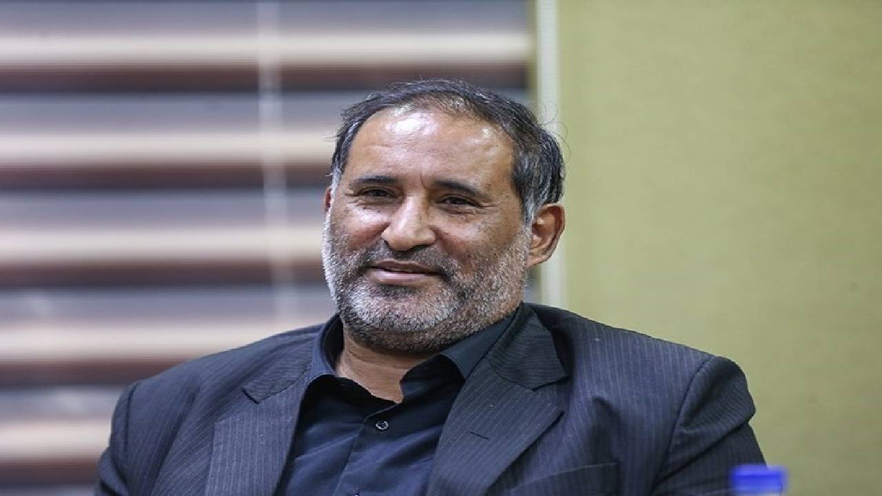 شعر از همه هنرها جلوتر است