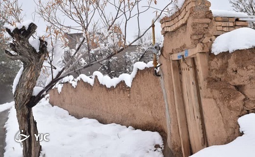 طبیعت زیبای برفی روستای گلویک در شهرستان تفت+تصویر