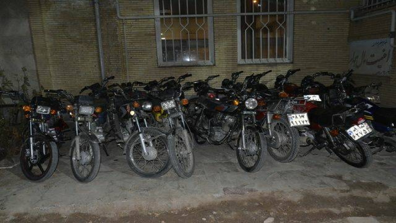 توقیف ۲۴ دستگاه موتورسیکلت متخلف توسط پلیس کرمان