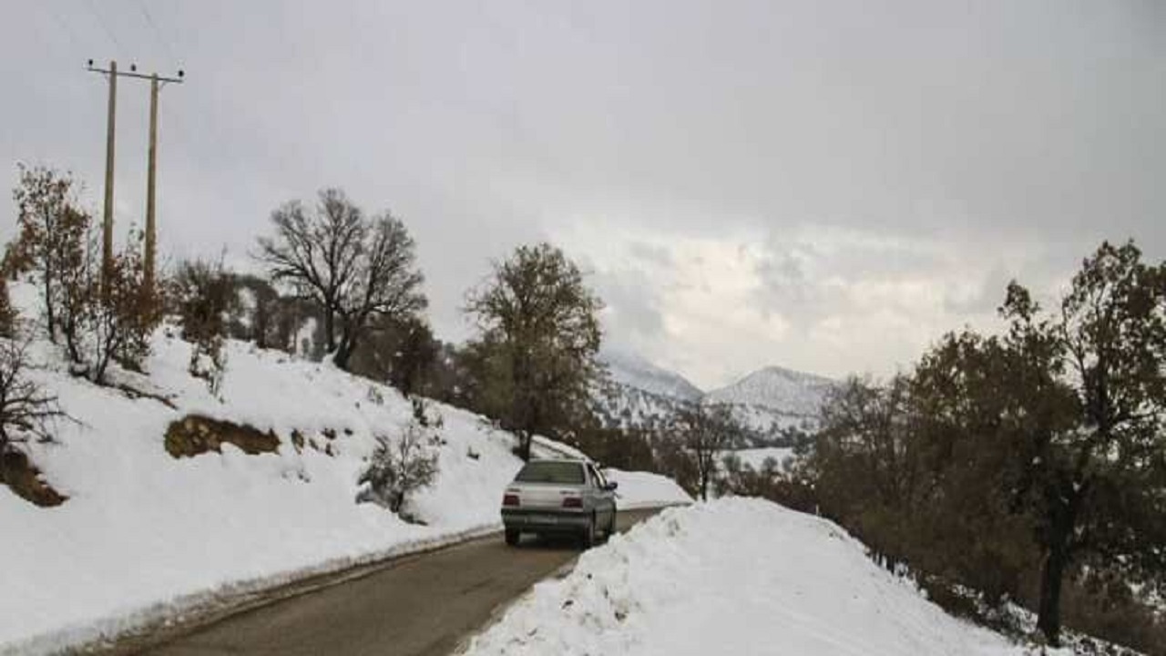 مسیر کوهبنان به بهاباد مسدود است / اسکان مسافران محور کوهبنان به بهاباد