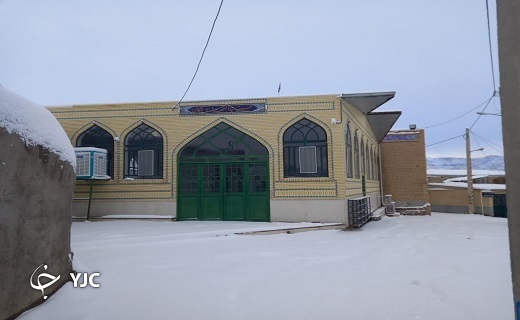 نمایی زیبا از بارش برف در روستای بشکان شهرستان بافق+تصویر