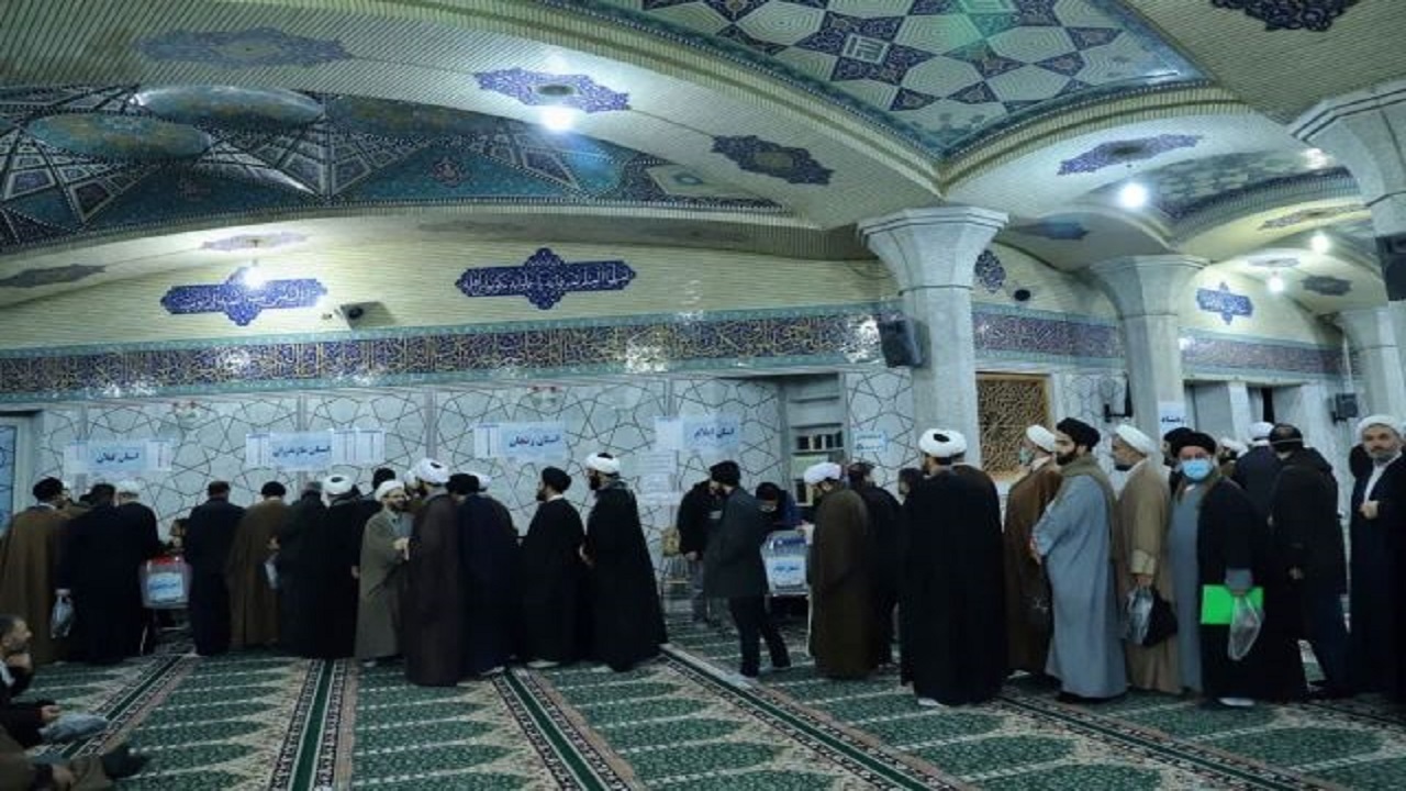طلاب حوزه علمیه قم پای صندوق رای رفتند