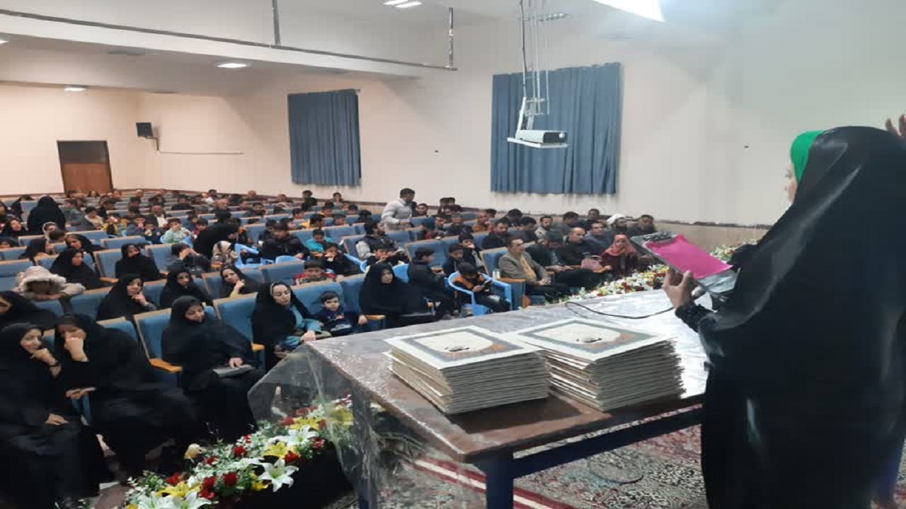 تجلیل از همسران و مادران مربی رشته‌های ورزشی در ابرکوه