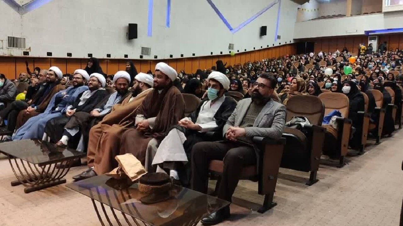 تجلیل از بانوان شاخص در اجتماع بانوان تمدن ساز در اراک