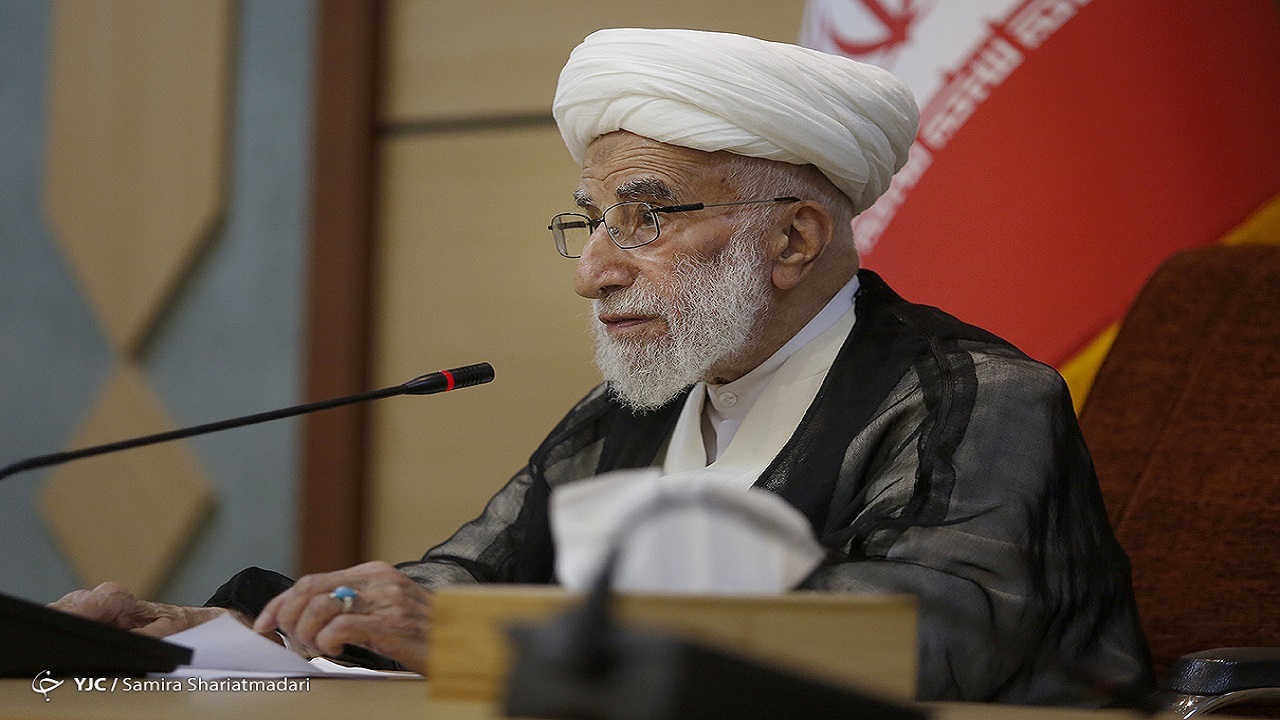 آیت‌الله جنتی:دشمن برای تحریف تاریخ انقلاب برنامه دارد