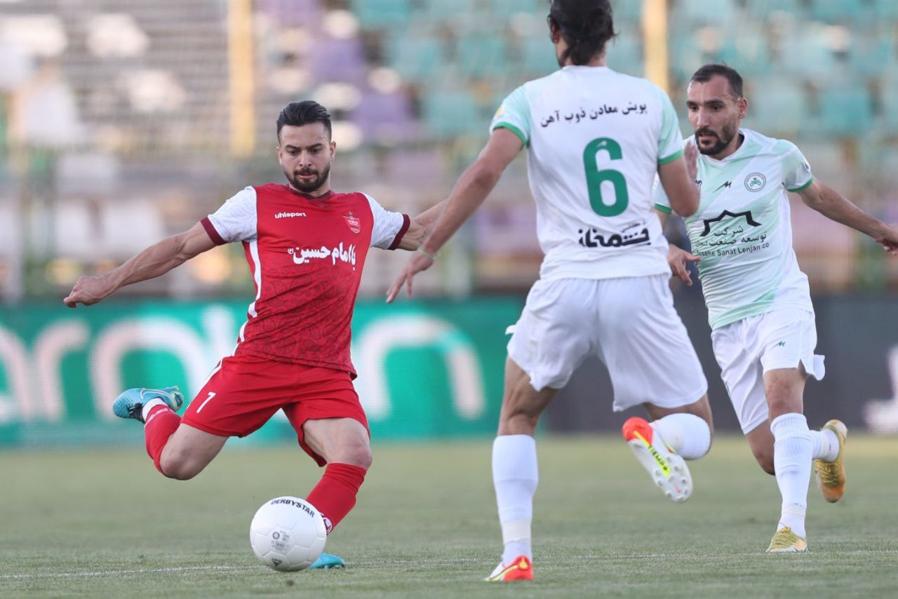 پرسپولیس- ذوب آهن؛ رونمایی از قهرمان نیم فصل در دور برگشت/ صنعت نفت - فولاد؛ دربی جنوبی&zwnj;ها در آبادان
