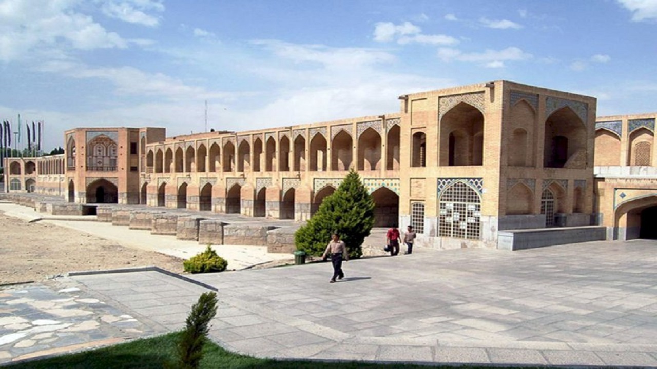 پایان عملیات نصب حفاظ‌های پل خواجوی اصفهان