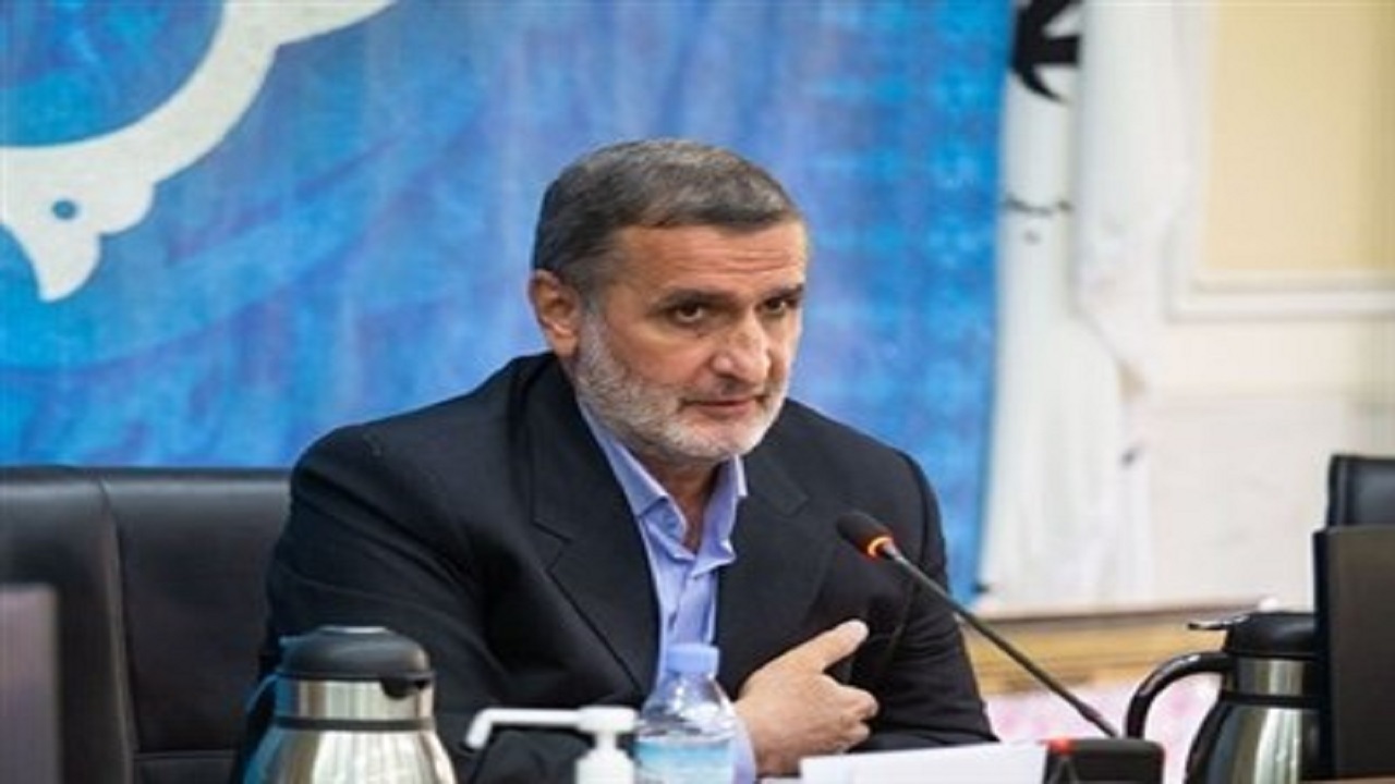 دشمن از طریق رسانه توطئه‌هایش را اعمال می‌‌کند