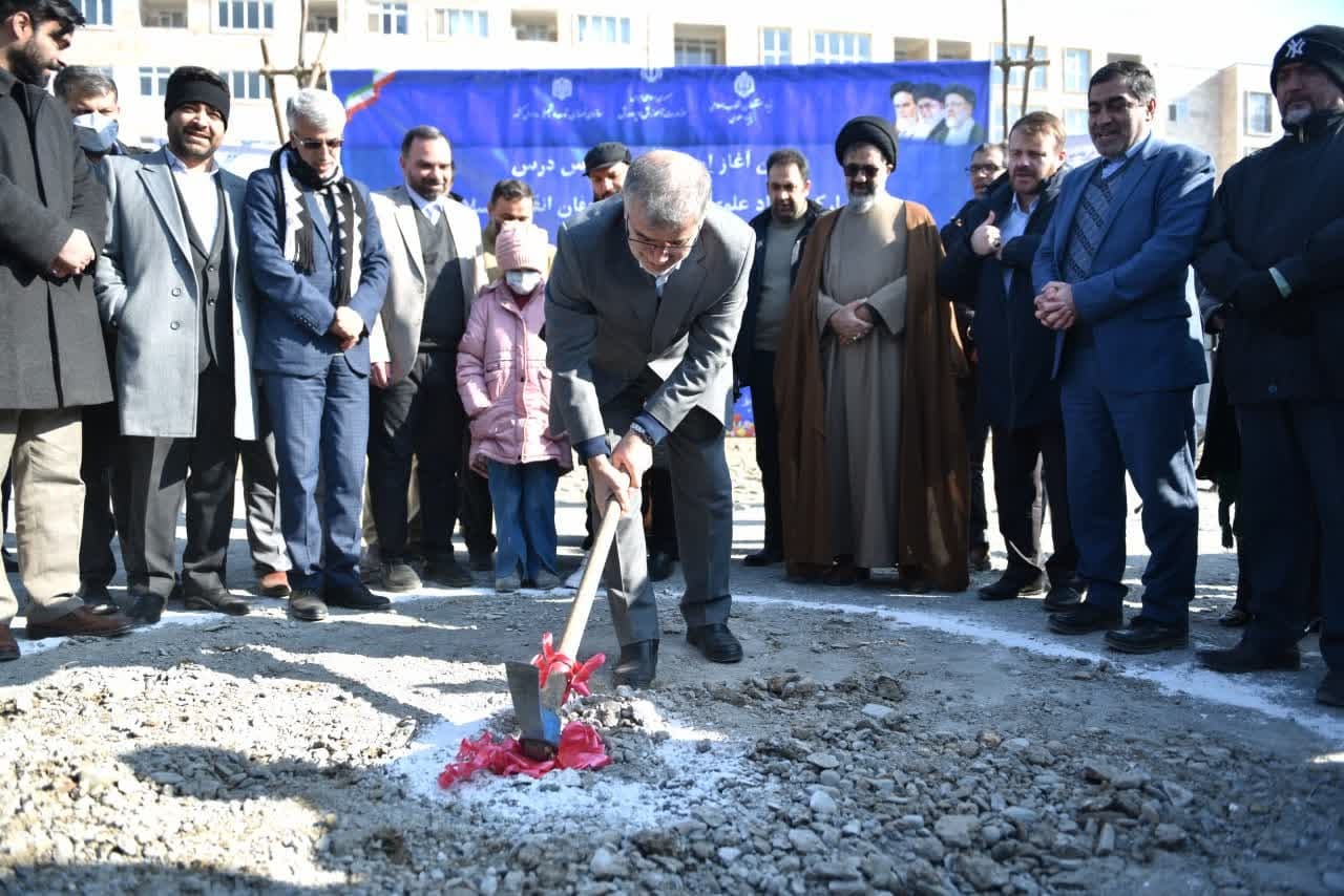 آغاز عملیات عمرانی ساخت ۲ مدرسه ۱۲ کلاسه در فردیس