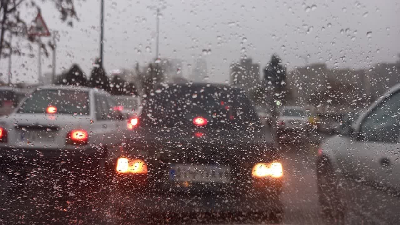 بارش برف در قزوین+ فیلم