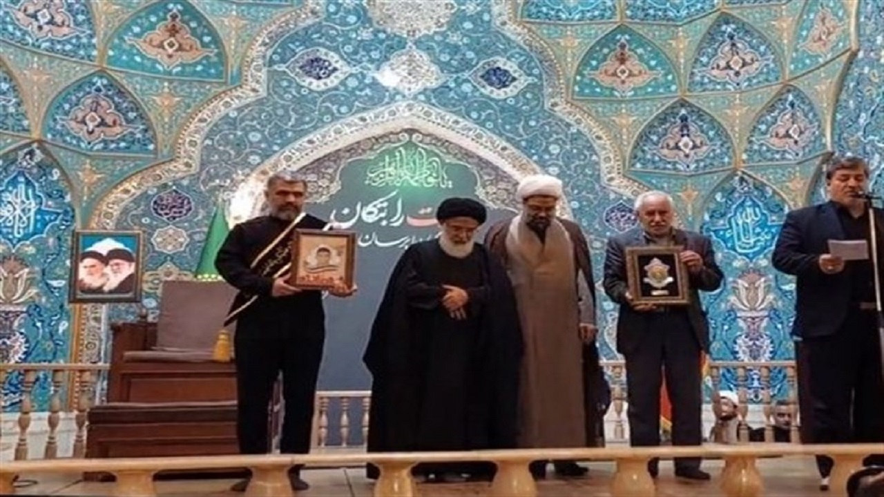 خانواده شهید عجمیان در حرم حضرت معصومه (س) تجلیل شدند